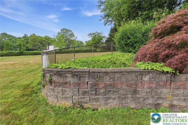 5712 Nina, Upper Saucon Twp, PA 18036