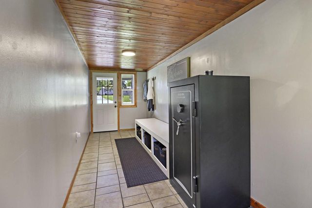 10308 Root River DRIVE, Caledonia, WI 53108