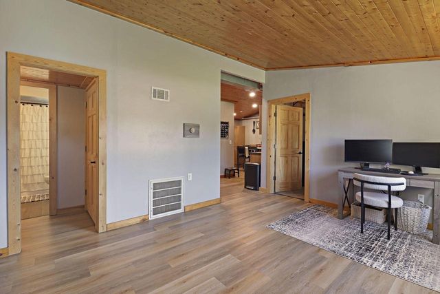 10308 Root River DRIVE, Caledonia, WI 53108