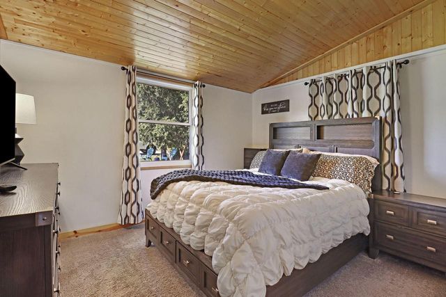 10308 Root River DRIVE, Caledonia, WI 53108