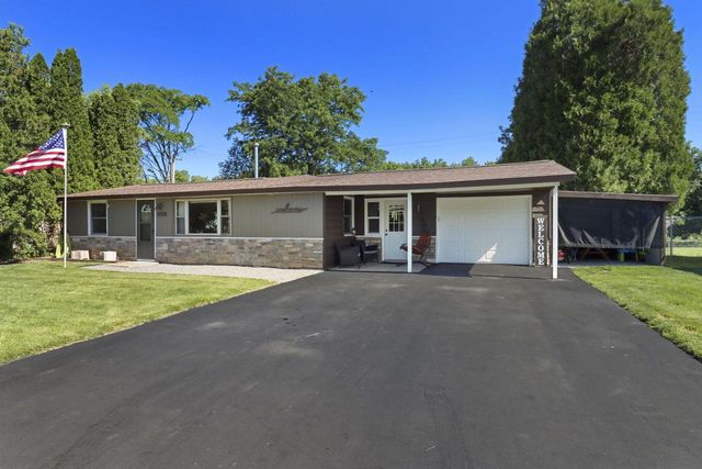 10308 Root River DRIVE, Caledonia, WI 53108