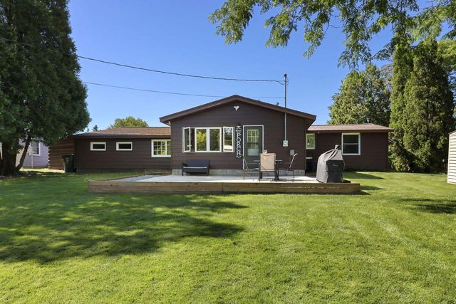 10308 Root River DRIVE, Caledonia, WI 53108