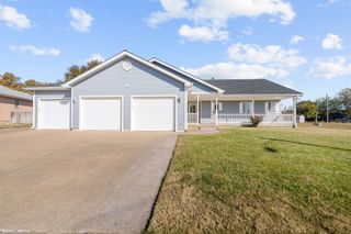2909 Berkley Ln, Salina, KS 67401
