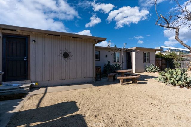 1402 S Nevada Avenue, Los Banos, CA 93635