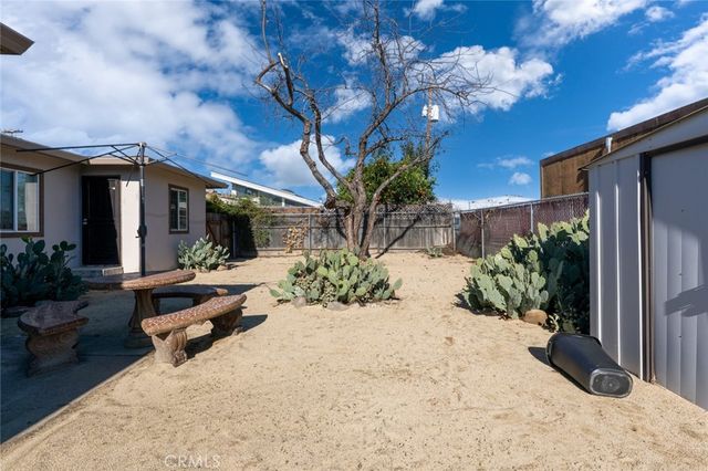 1402 S Nevada Avenue, Los Banos, CA 93635