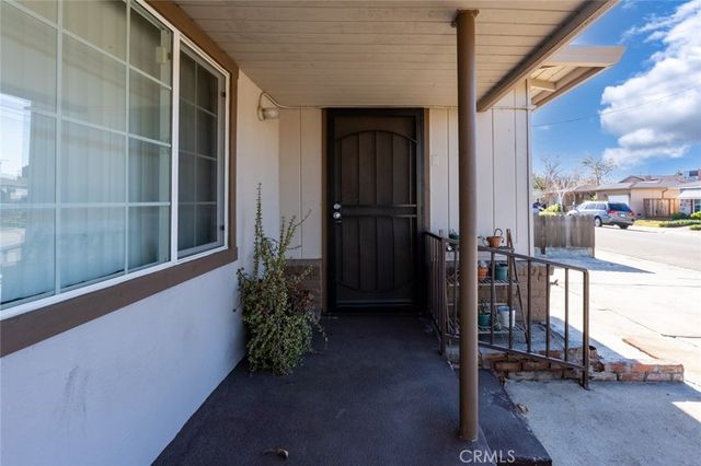 1402 S Nevada Avenue, Los Banos, CA 93635