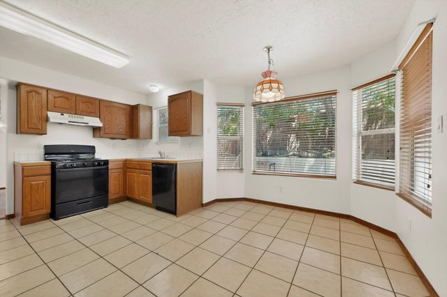 8908 Henriette Wyeth Drive NE, Albuquerque, NM 87122