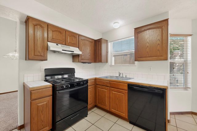 8908 Henriette Wyeth Drive NE, Albuquerque, NM 87122