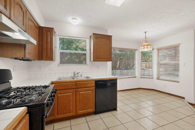 8908 Henriette Wyeth Drive NE, Albuquerque, NM 87122