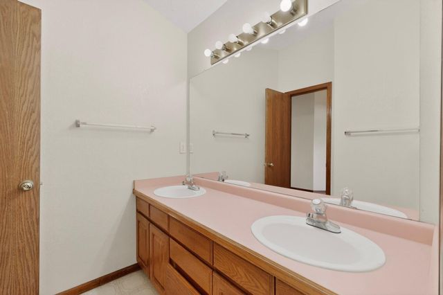 8908 Henriette Wyeth Drive NE, Albuquerque, NM 87122