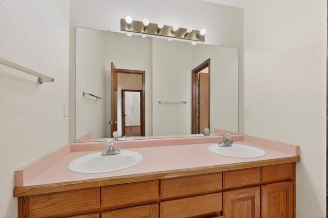 8908 Henriette Wyeth Drive NE, Albuquerque, NM 87122