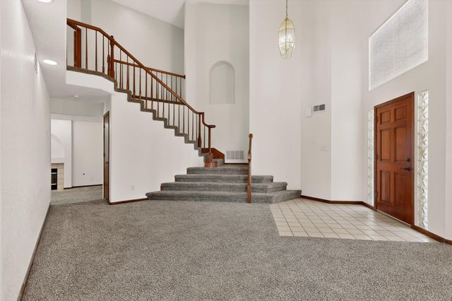 8908 Henriette Wyeth Drive NE, Albuquerque, NM 87122