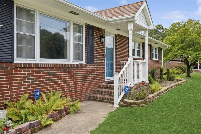 224 Essex DR, Chesapeake, VA 23320