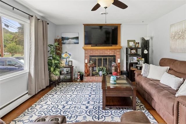 224 Essex DR, Chesapeake, VA 23320