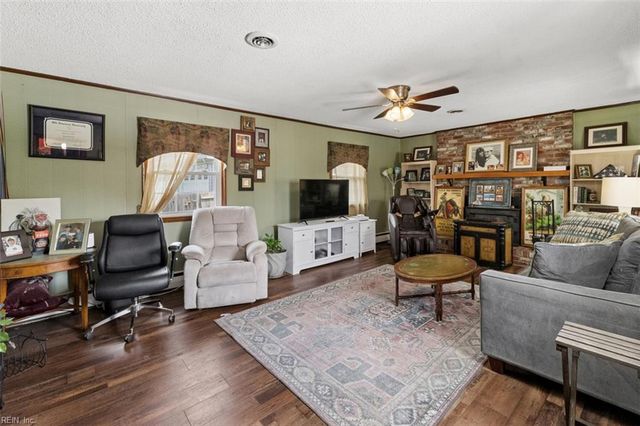 224 Essex DR, Chesapeake, VA 23320