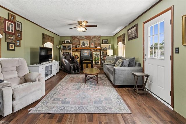224 Essex DR, Chesapeake, VA 23320