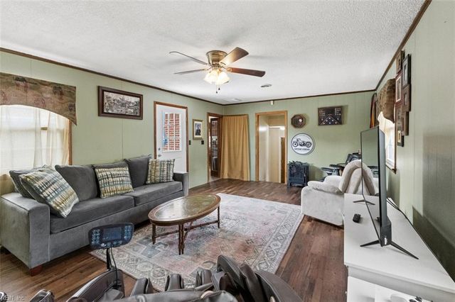 224 Essex DR, Chesapeake, VA 23320