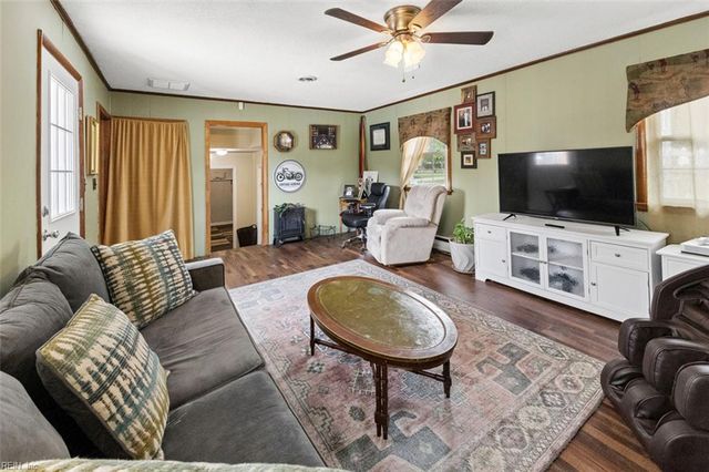 224 Essex DR, Chesapeake, VA 23320