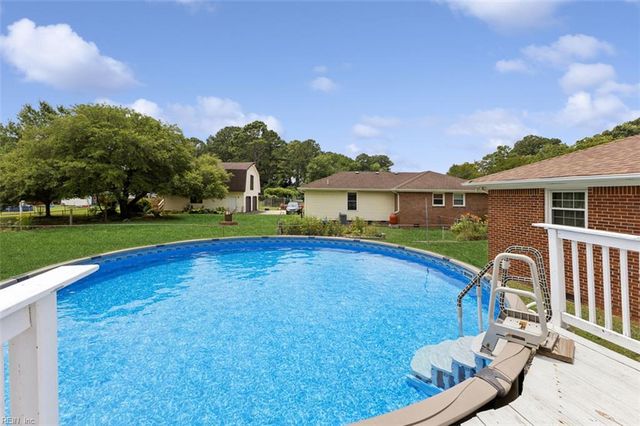 224 Essex DR, Chesapeake, VA 23320