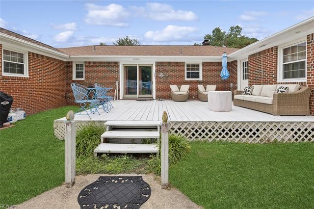 224 Essex DR, Chesapeake, VA 23320