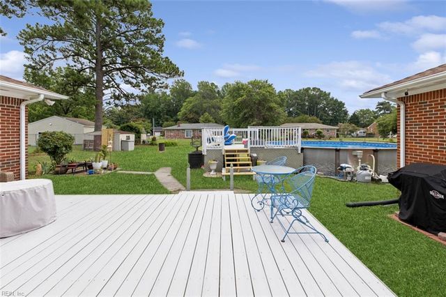 224 Essex DR, Chesapeake, VA 23320