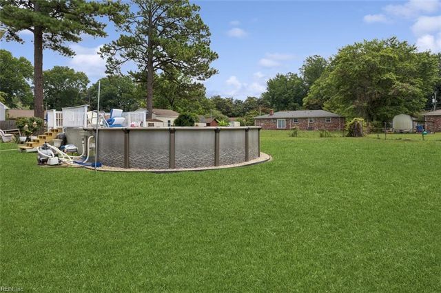224 Essex DR, Chesapeake, VA 23320