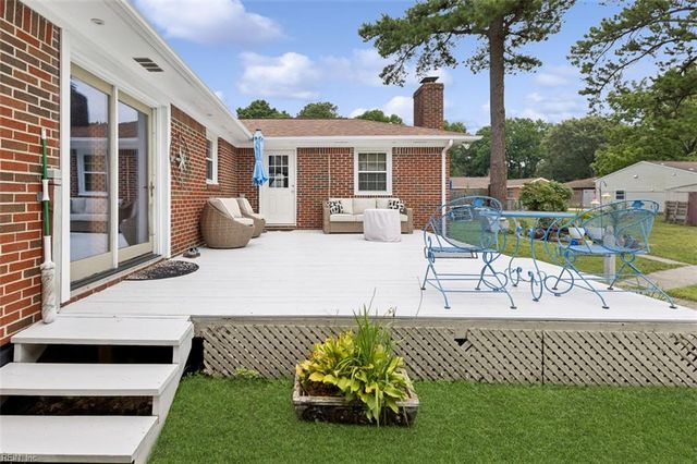 224 Essex DR, Chesapeake, VA 23320
