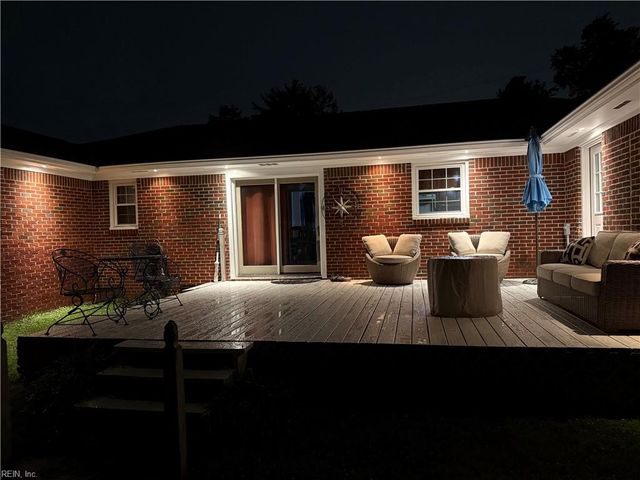 224 Essex DR, Chesapeake, VA 23320