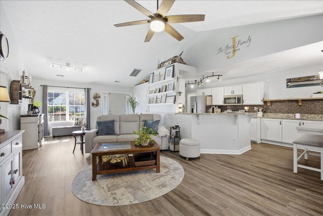 108 Hedingham Court, Wilmington, NC 28412