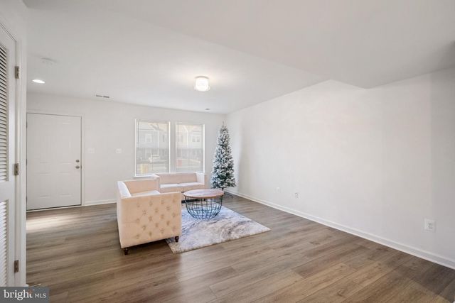 12 PITCH PINE CT, Bunker Hill, WV 25413