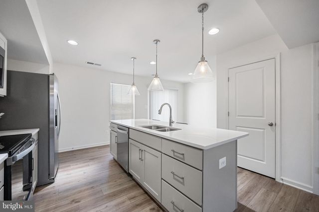 12 PITCH PINE CT, Bunker Hill, WV 25413