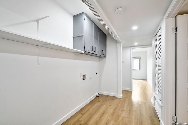 568 W QUILL DR, San Antonio, TX 78228