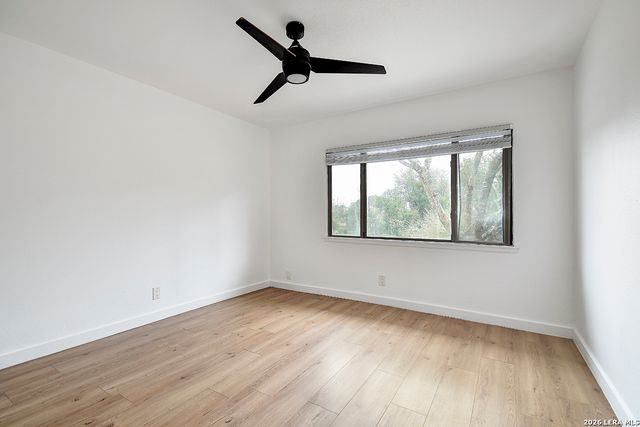 568 W QUILL DR, San Antonio, TX 78228