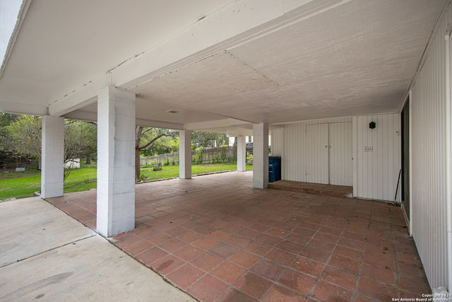 568 W QUILL DR, San Antonio, TX 78228