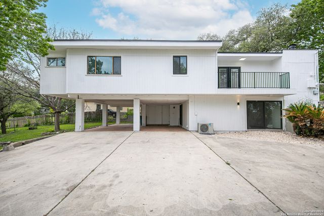 568 W QUILL DR, San Antonio, TX 78228