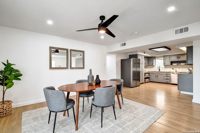 568 W QUILL DR, San Antonio, TX 78228