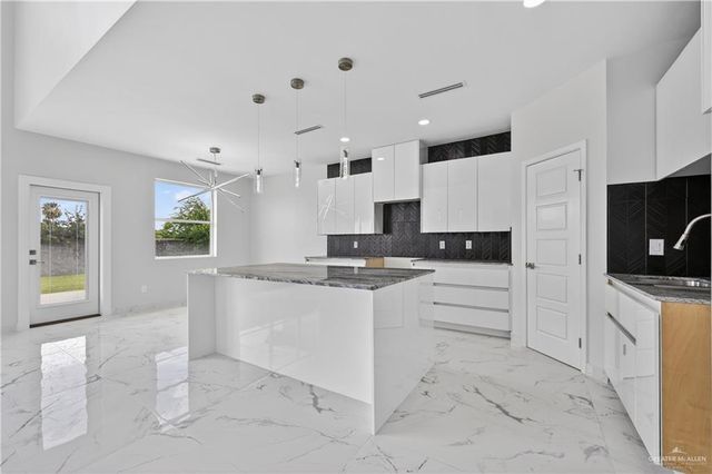 1703 Oak Alley Drive, Mission, TX 78572