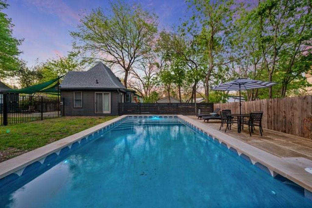 1503 Drake Ave B, Austin, TX 78704