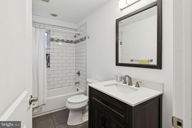 359 LEMONTE ST, Philadelphia, PA 19128