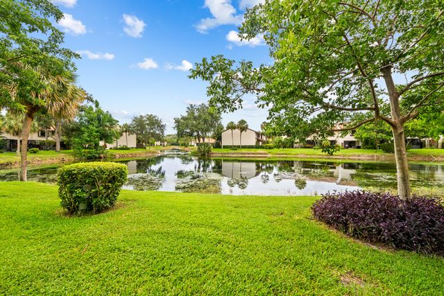 4352 Carambola Circle N, Coconut Creek, FL 33066