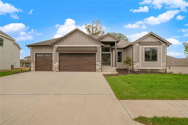 13548 Terrace Park Drive, Parkville, MO 64152