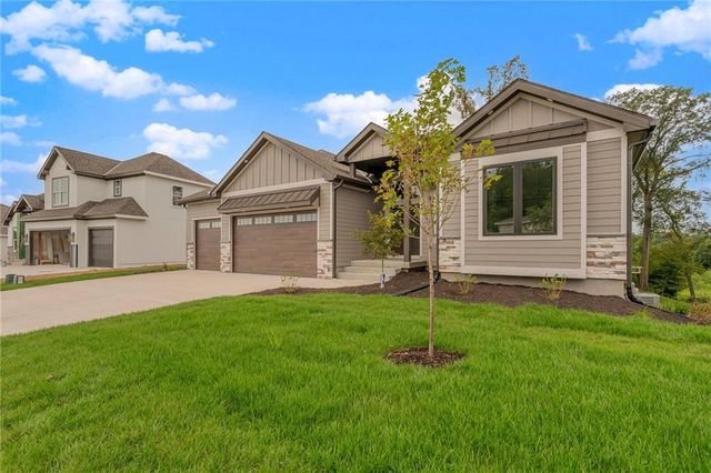 13548 Terrace Park Drive, Parkville, MO 64152