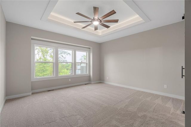 13548 Terrace Park Drive, Parkville, MO 64152