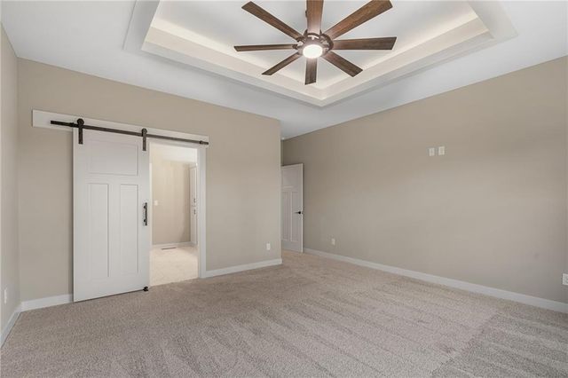 13548 Terrace Park Drive, Parkville, MO 64152