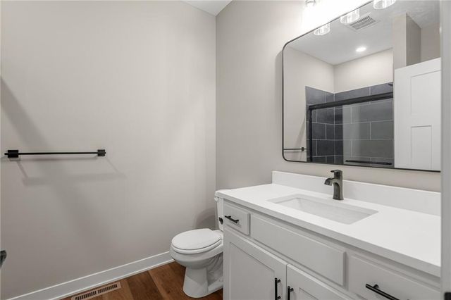 13548 Terrace Park Drive, Parkville, MO 64152