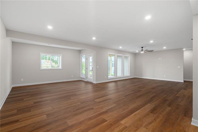 13548 Terrace Park Drive, Parkville, MO 64152
