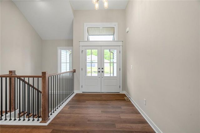 13548 Terrace Park Drive, Parkville, MO 64152