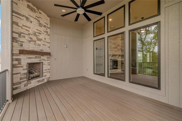 13548 Terrace Park Drive, Parkville, MO 64152