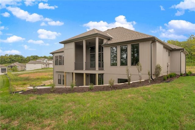 13548 Terrace Park Drive, Parkville, MO 64152