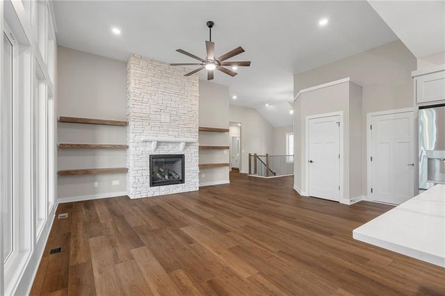 13548 Terrace Park Drive, Parkville, MO 64152